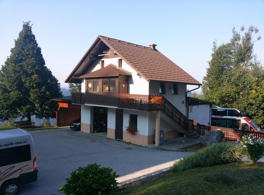 Domacija Za Robom Apartment Cerkno Exterior photo